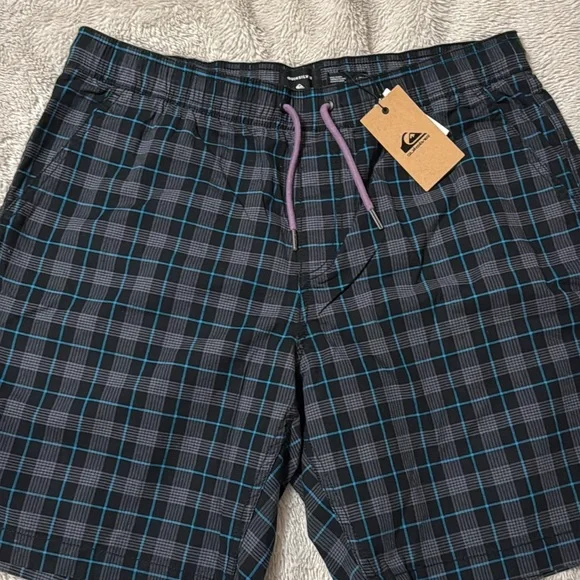 Quiksilver Men’s Shorts - Picture 2 of 7